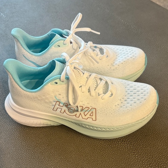 Hoka Shoes - Hoka Mach 6 White and Light Blue Athletic Shoes